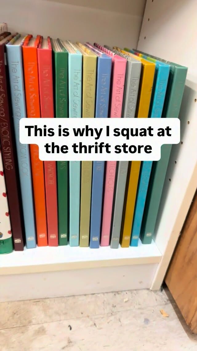 Another win for the bottom shelf: 1970s Time / Life  art of sewing books 😫 

#thriftfinds #vintagebooks #sewing #thriftingohio